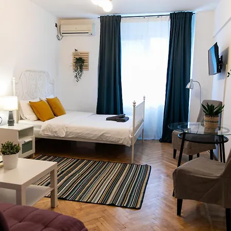 Color Regina Elisabeta 23