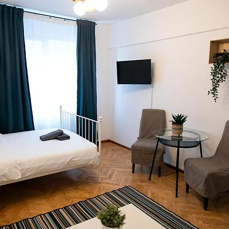 Color Regina Elisabeta 23