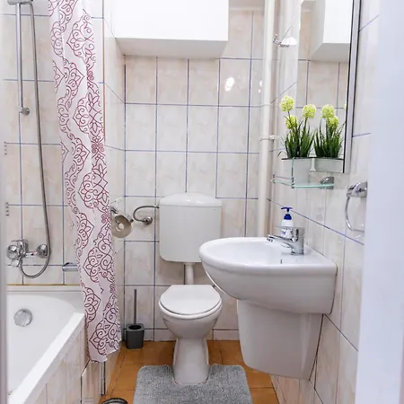 Color Regina Elisabeta 23 *